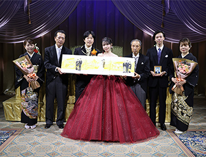 昨日夜に作品を確認させていただきました。
とっても素敵な作品で、nokamiさんにお願いして本当に良かったです！

急遽お願いした隠れミッキーや細かく描いていただいた背景、愛犬もそっくりに描いていただき夫も私も幸せな
気持ちです。