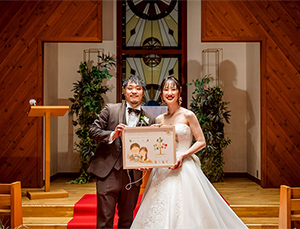 無事に結婚式を終えることができました。
ウェディングツリーも参列者の方に好評をいただきました。
参列者の方にスタンプを押していただいたことで、一生に残る記念となりました。
本当にありがとうございました！
まあこさんにもよろしくお伝えください。
