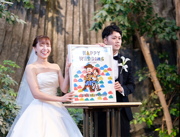 想像よりはるかに超えて可愛すぎました！
ありがとうございました！

結婚式に向けての情報収集中にInstagramにて作品を目にし、一目惚れをして即決でした！
夫婦で大好きなトイストーリーの衣装を着させていただきたいとの無理を快く了承していただき、
実際に手元に届いた時にはあまりにも可愛すぎて叫びました（笑）
当日は、ゲスト参加型の結婚証明書、ウェルカムボード、プロフィールブックとフル活用させていただき、
ゲストの方々からも「かわいい！」「似てる！」などと嬉しいお言葉をいただき、大好評でした！
ぐりこ様の素敵な作品に出会えたことに心から感謝しています！ありがとうございました！