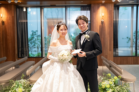 「結婚する2人にそっくりで、優しく温かみがある絵に感動しました！」 haru